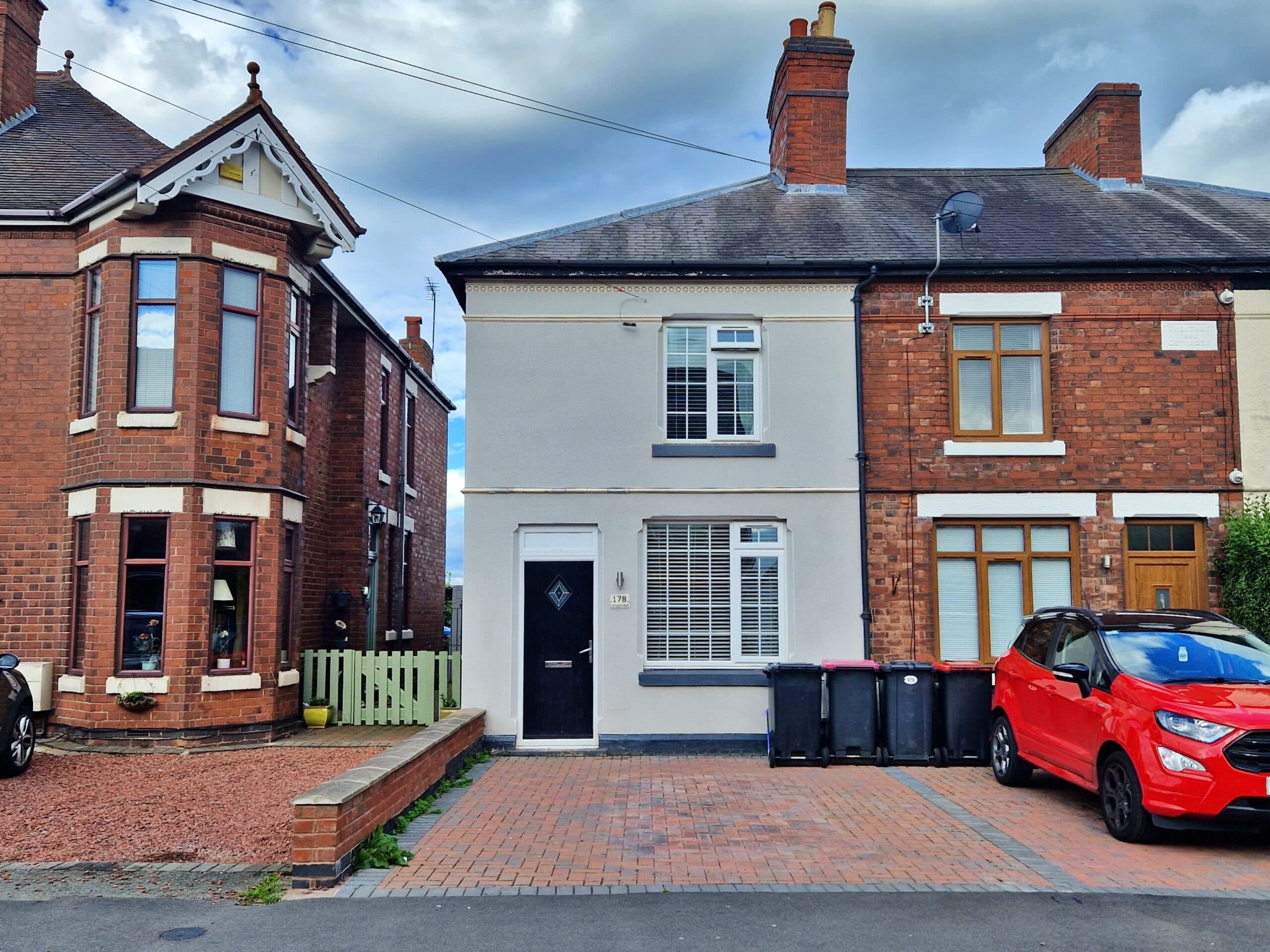 Long Street, Dordon, B78