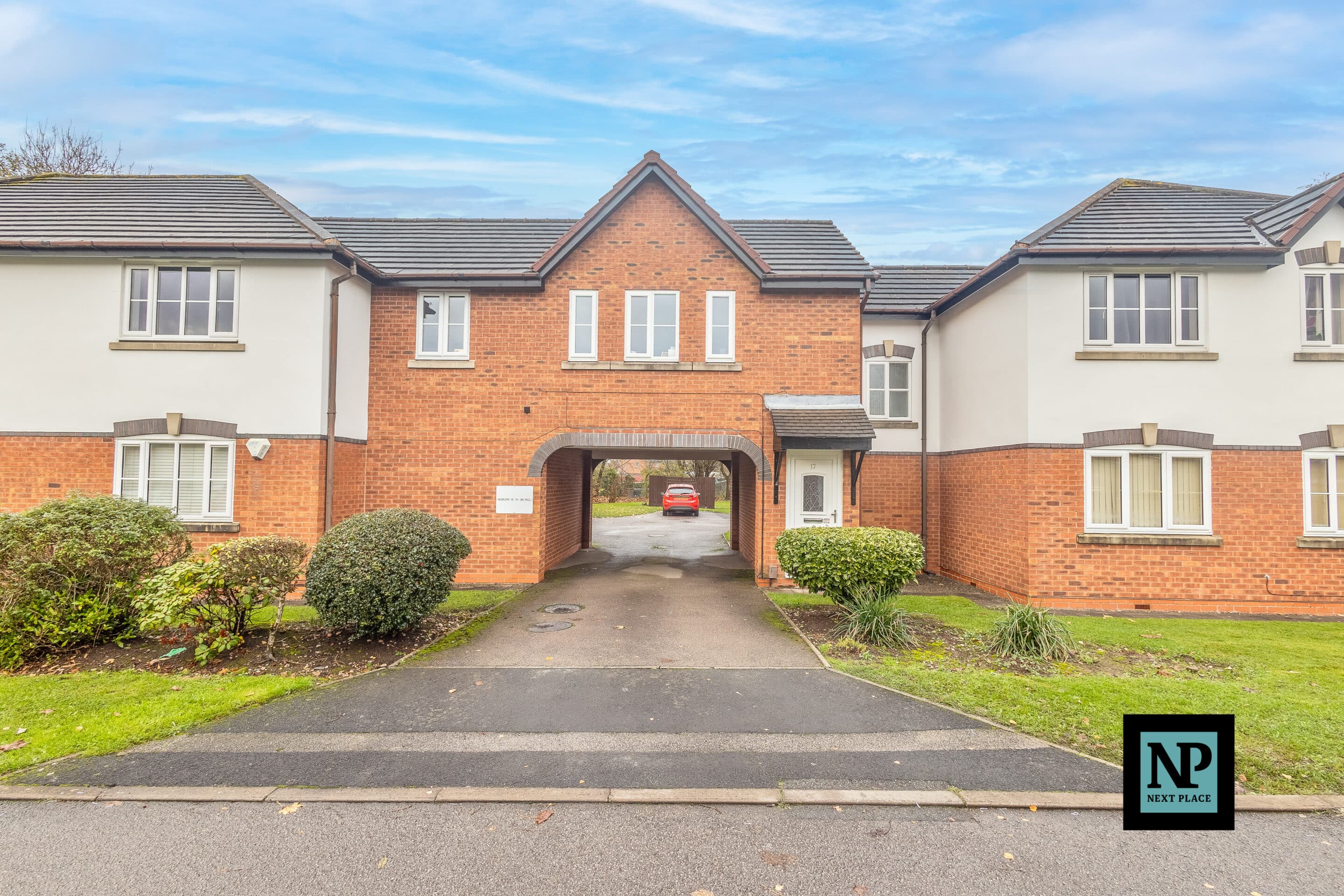 Woburn, Glascote, B77