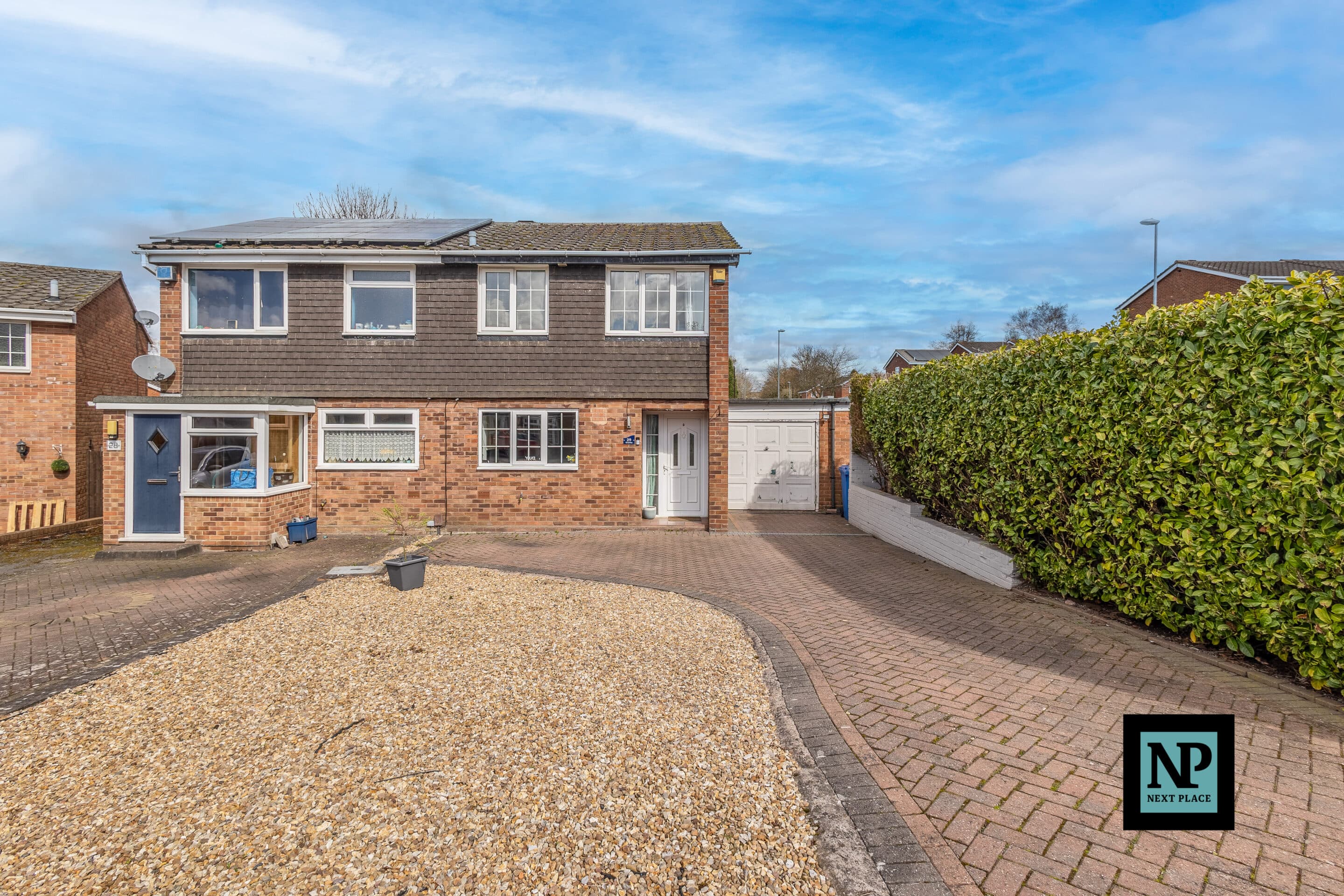 Greenlee, Wilnecote, B77