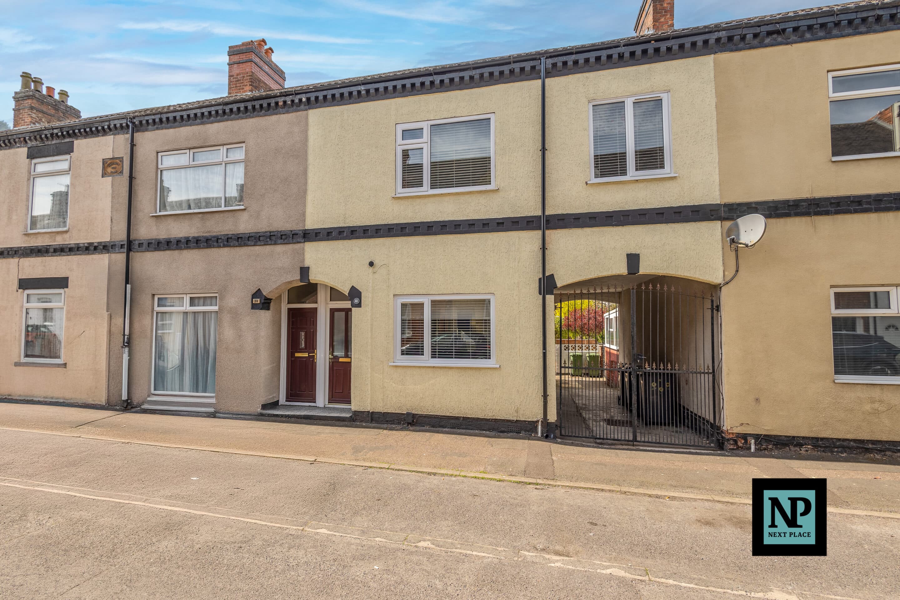 Cross Street, Kettlebrook, B77