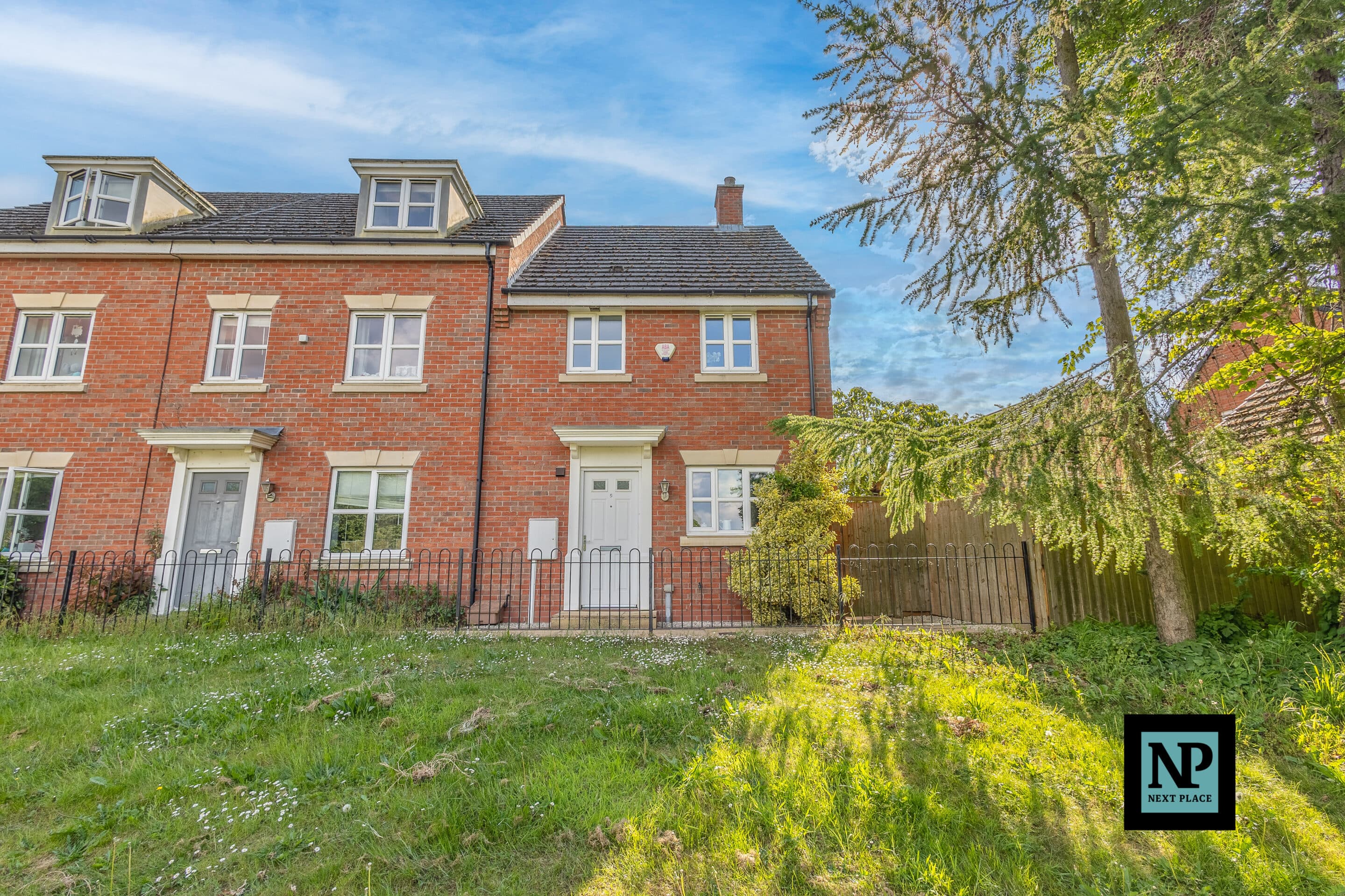 Alvie Walk, Tamworth, B77