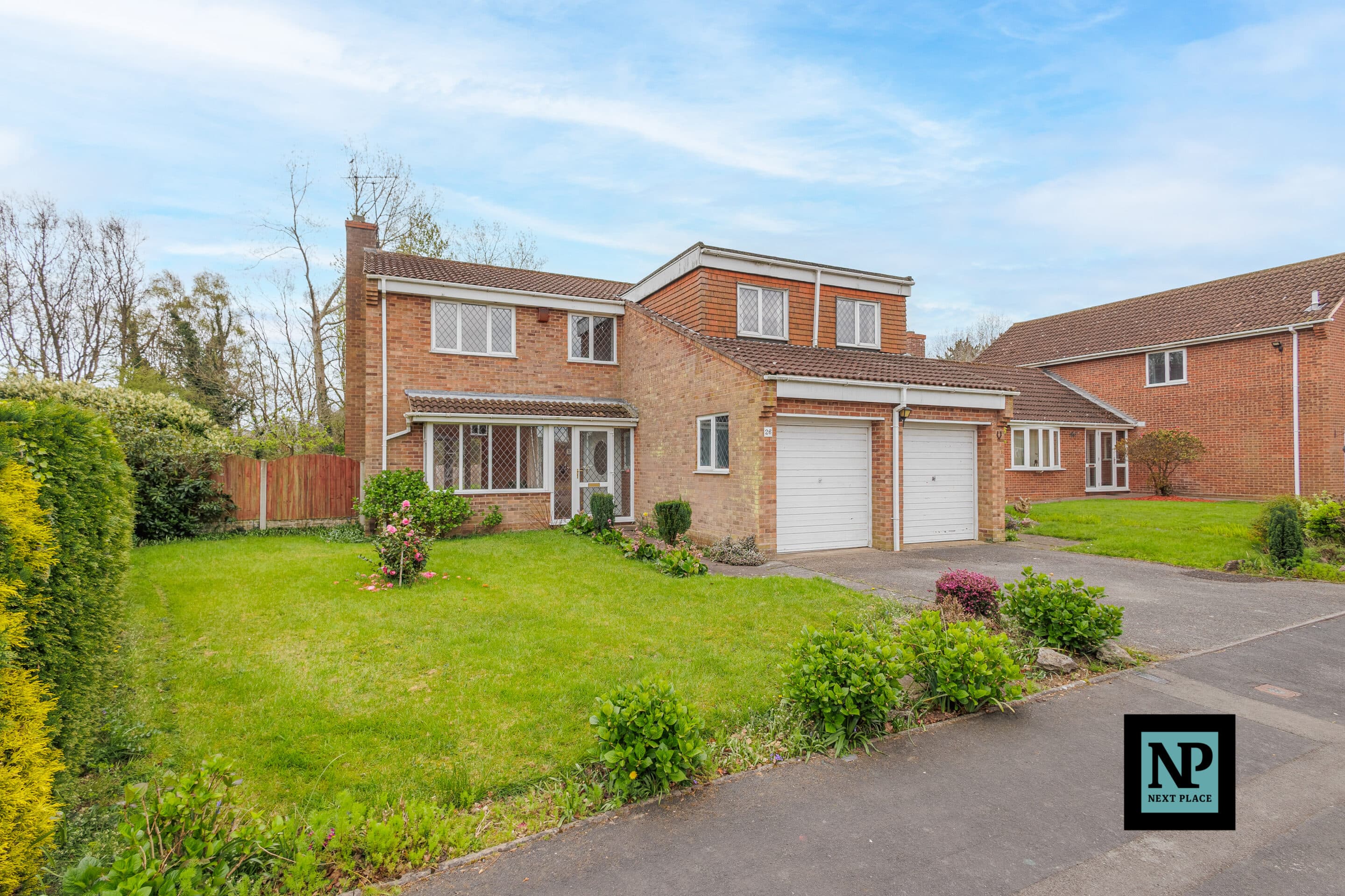 Carnoustie, Tamworth, B77