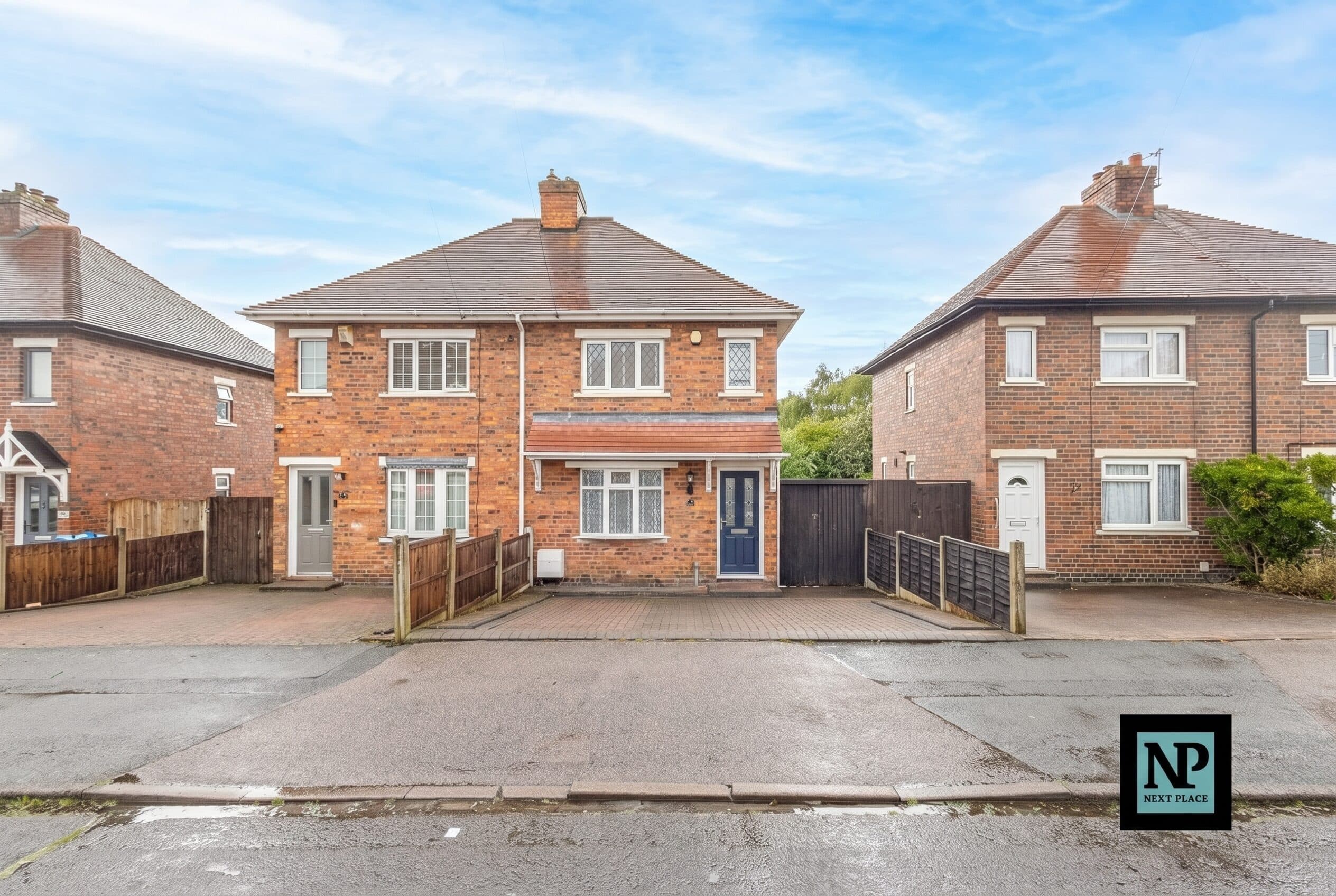 Bailey Avenue, Hockley, B77